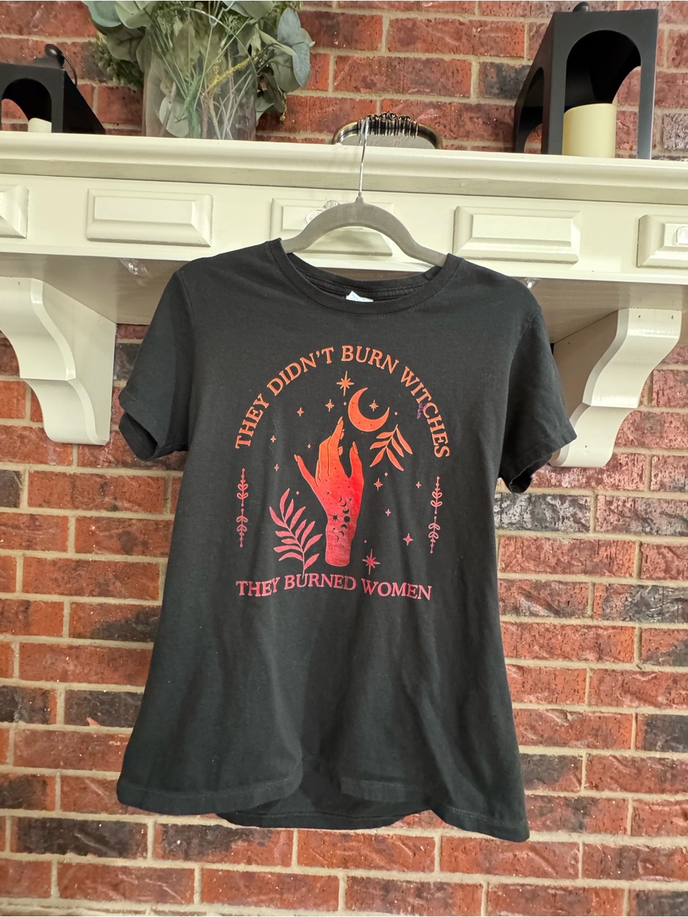 Witchy T-Shirt Size Small Fall Layering Halloween